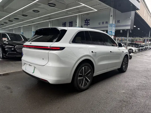 Li Auto L6 — Фото автомобиля 20
