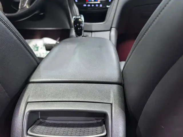 Cadillac XT5 — Фото автомобиля 15