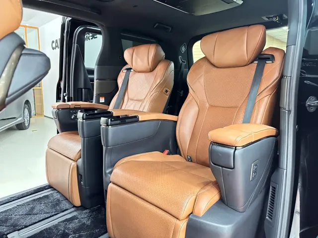 Toyota Alphard — Фото автомобиля 11