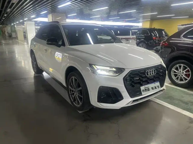 Audi Q5L — Фото автомобиля 2