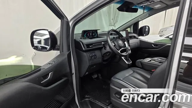 Hyundai Staria Staria — Фото автомобиля 10