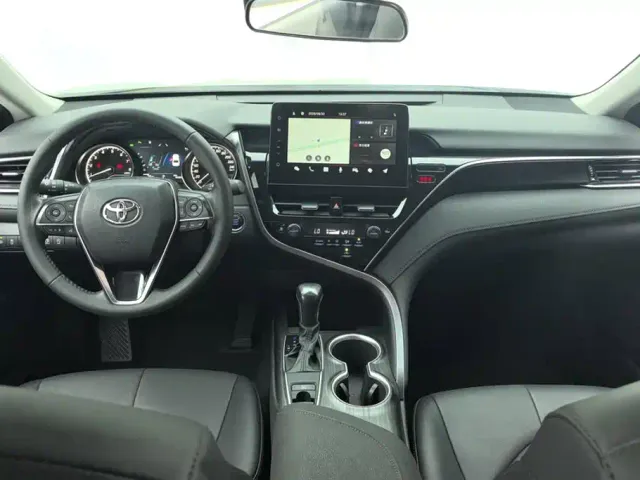 Toyota Camry — Фото автомобиля 12