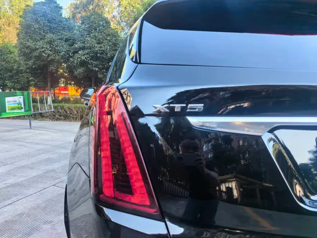 Cadillac XT5 — Фото автомобиля 12