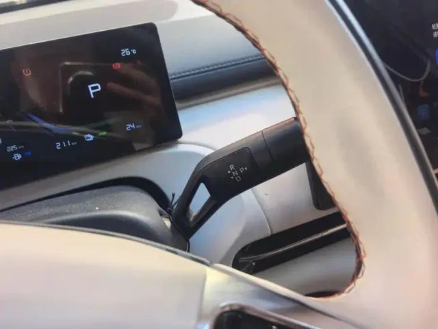 Geely Galaxy Starship 7 EM-i — Фото автомобиля 16