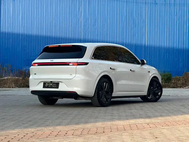 Li Auto L6 — Фото автомобиля 6