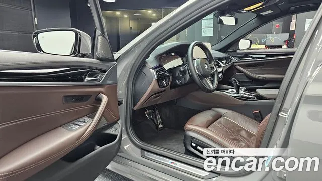BMW 5 Series G30 — Фото автомобиля 10