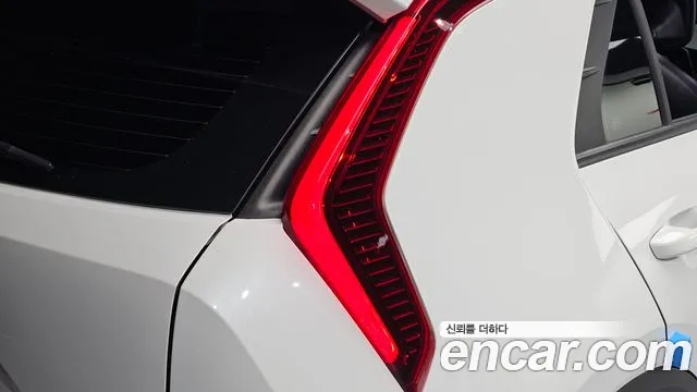 Kia Niro Niro (New) — Фото автомобиля 8