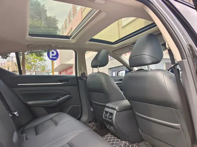 Nissan Teana — Фото автомобиля 10