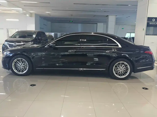 Mercedes-Benz S-Class — Фото автомобиля 3