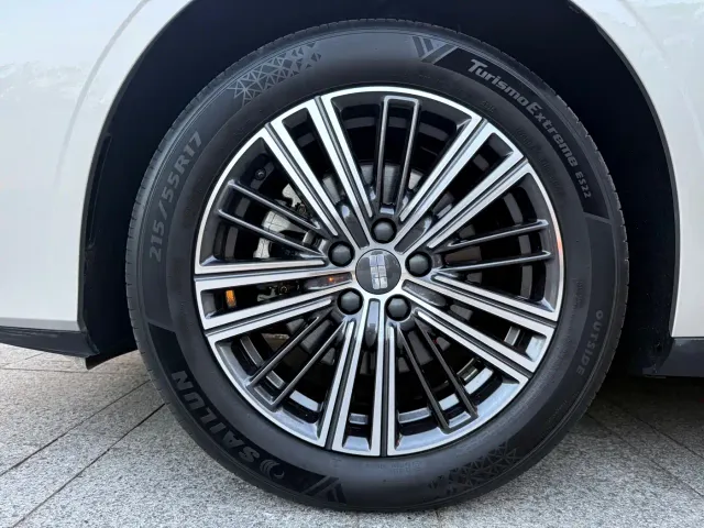 Geely Galaxy Stellar 6 — Фото автомобиля 12