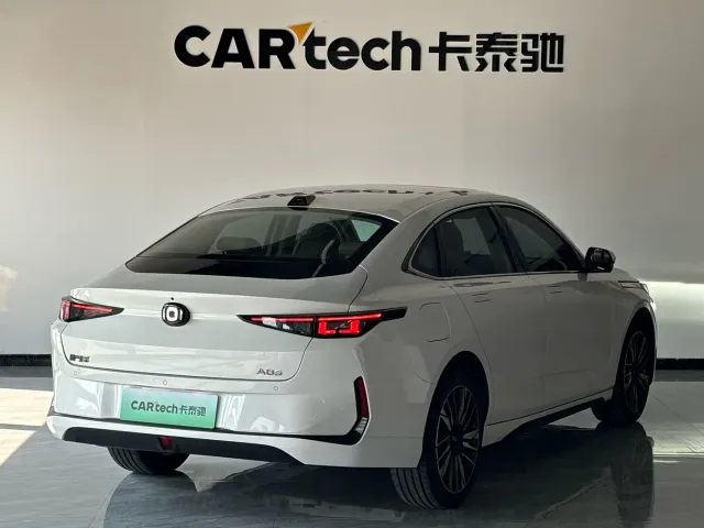 Changan Qiyuan A05 — Фото автомобиля 11