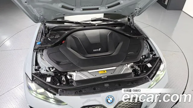 BMW i4 — Фото автомобиля 6