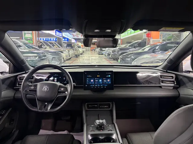 BYD Qin L — Фото автомобиля 9