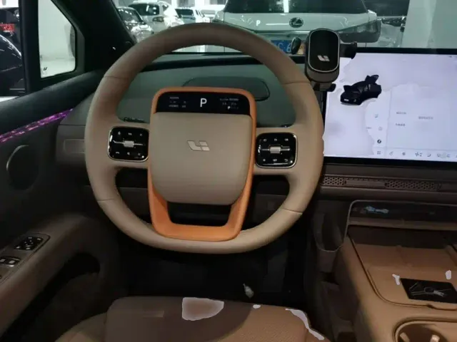 Li Auto Li Auto i6 2025 2WD Base Model — Фото автомобиля 10