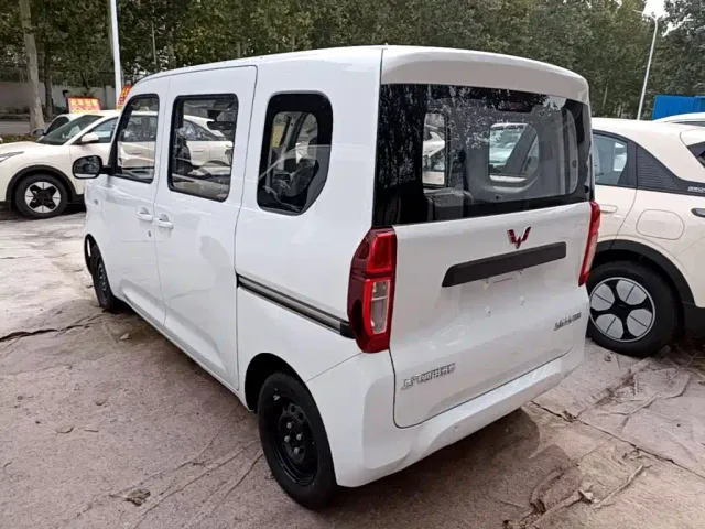 Wuling Zhiguang NEV — Фото автомобиля 4