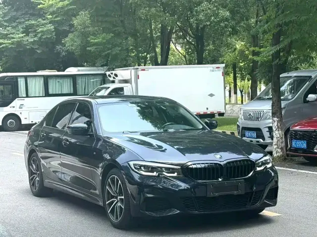 BMW 3 Series — Фото автомобиля 3