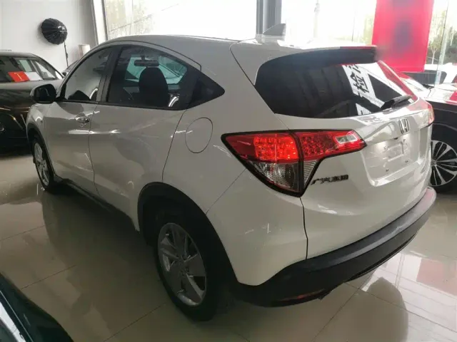 Honda Vezel — Фото автомобиля 23