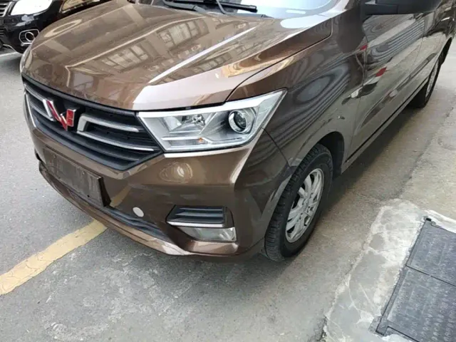 Wuling Hongguang — Фото автомобиля 23