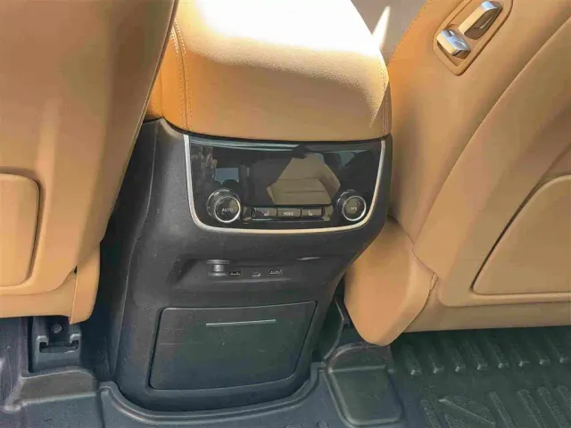Li Auto ONE — Фото автомобиля 18