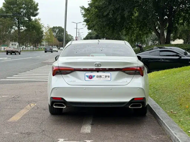 Toyota Avalon — Фото автомобиля 5