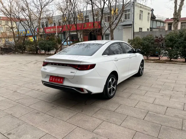 Geely Emgrand L — Фото автомобиля 5