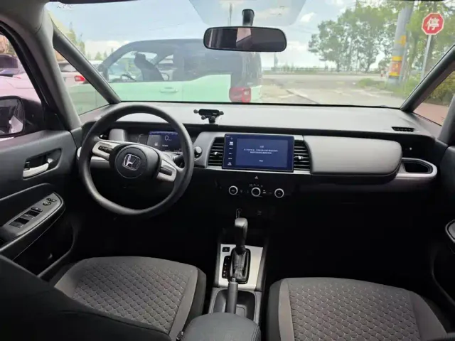 Honda Fit — Фото автомобиля 10