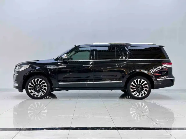 Lincoln Navigator — Фото автомобиля 5