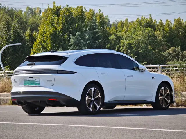 Nio ET5 Touring — Фото автомобиля 7