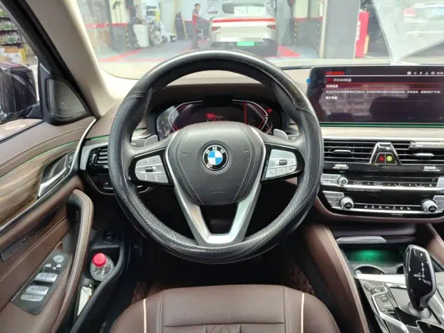 BMW 5 Series — Фото автомобиля 6