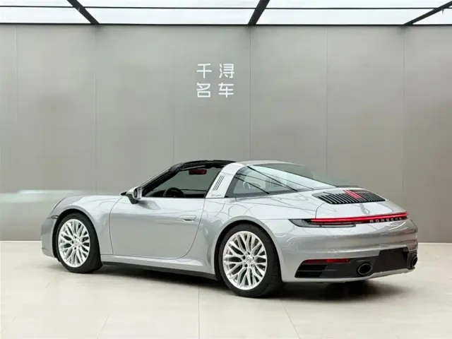 Porsche 911 — Фото автомобиля 14