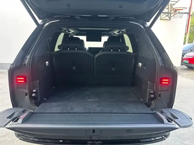 ZEEKR Zeekr 9X 2025 model Ultra Edition 70kWh — Фото автомобиля 12