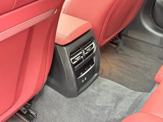 BMW 3 Series — Фото автомобиля 16