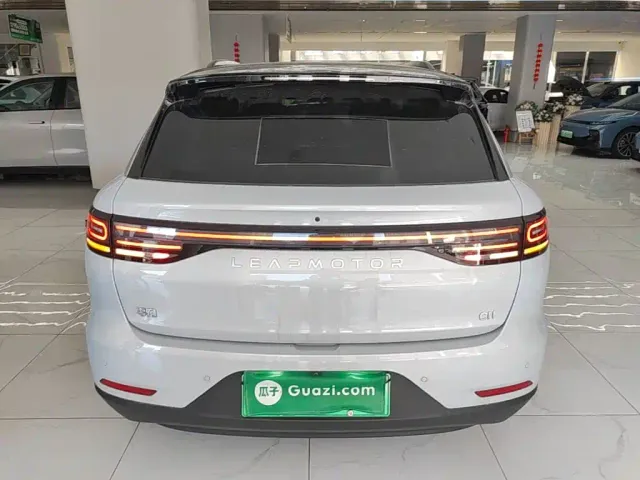 Leapmotor C11 — Фото автомобиля 5