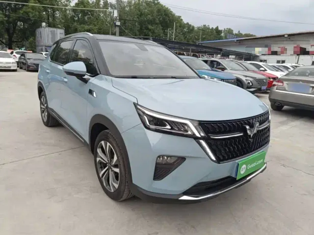Wuling Asta — Фото автомобиля 3