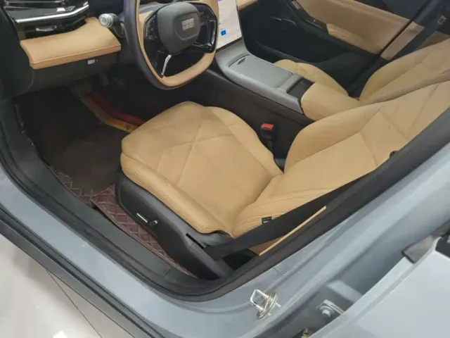 Geely Galaxy Galaxy L6 2024 125km PLUS Soaring Dragon Edition — Фото автомобиля 14