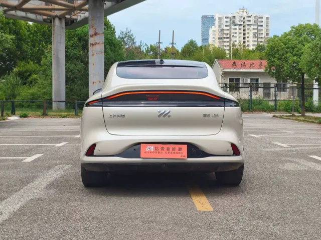 IM Motors LS6 — Фото автомобиля 5