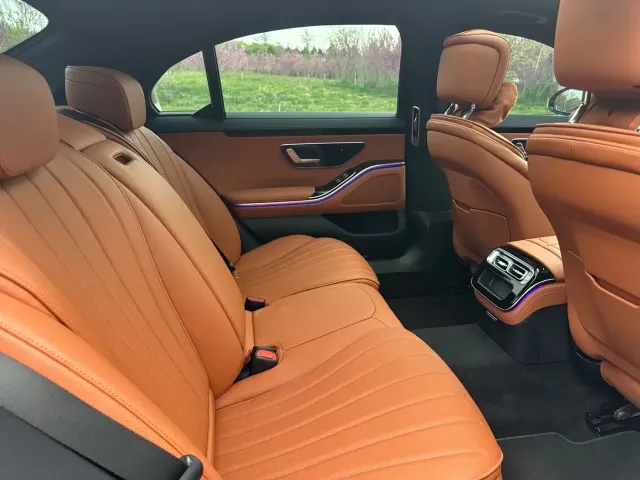 Mercedes-Benz S-Class — Фото автомобиля 16