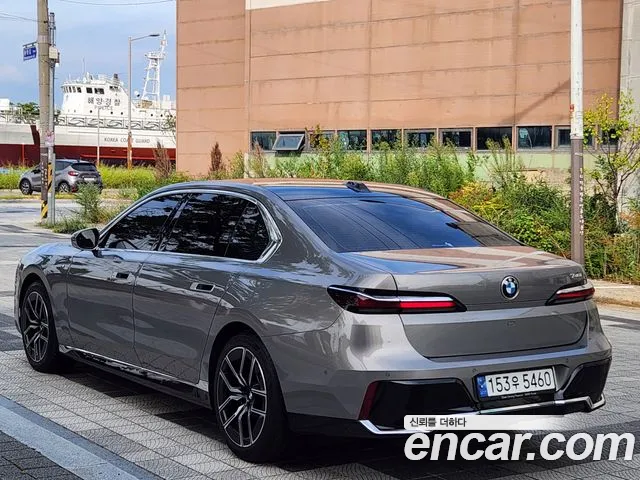 BMW 7 Series G70 — Фото автомобиля 3