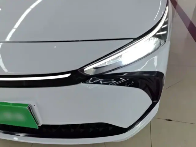 Geely Geometry G6 — Фото автомобиля 23