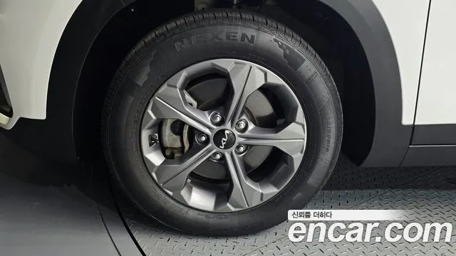 Kia Seltos — Фото автомобиля 5