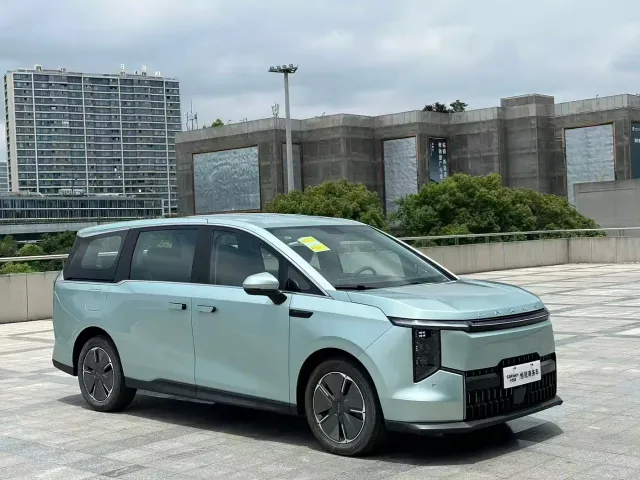 Maxus Dajia 7 — Фото автомобиля 3