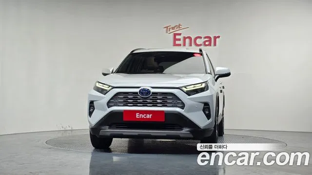 Toyota RAV4 — Фото автомобиля 3