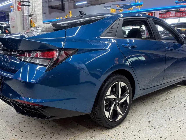 Hyundai Elantra — Фото автомобиля 6