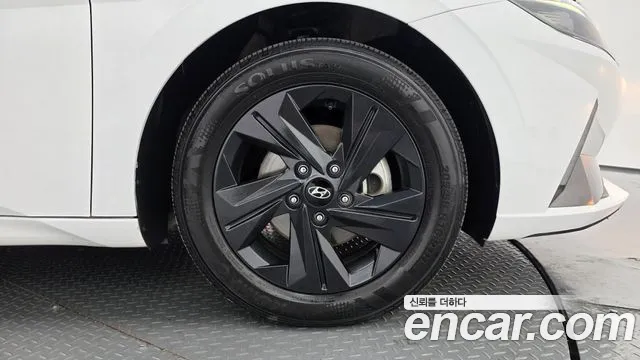 Hyundai Avante CN7 — Фото автомобиля 5