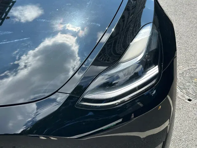 Tesla Model Y — Фото автомобиля 4