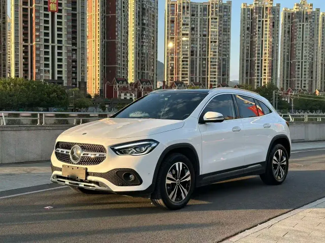 Фотография автомобиля — Mercedes-Benz GLA-Class