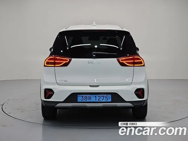 Kia Niro — Фото автомобиля 3