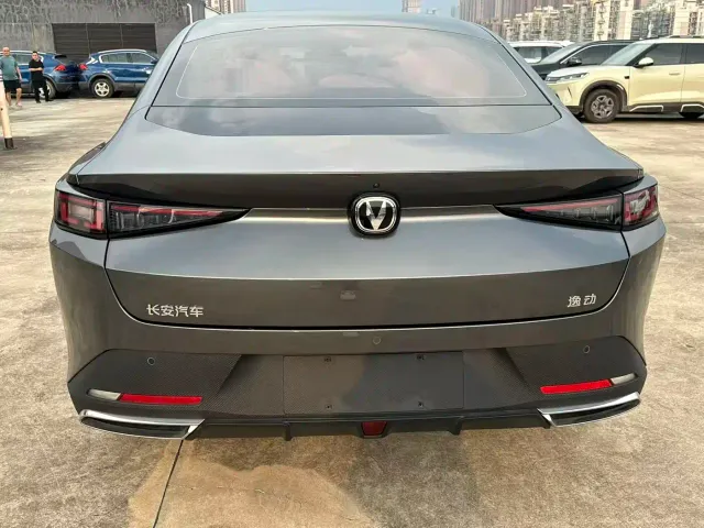 Changan Eado — Фото автомобиля 11