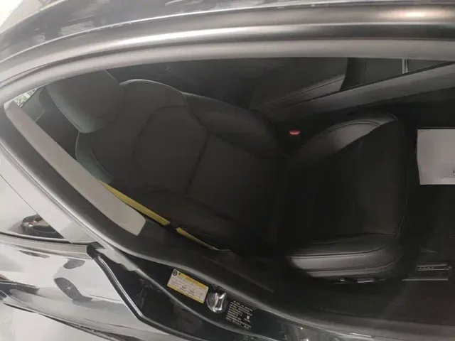 Tesla Model 3 — Фото автомобиля 24
