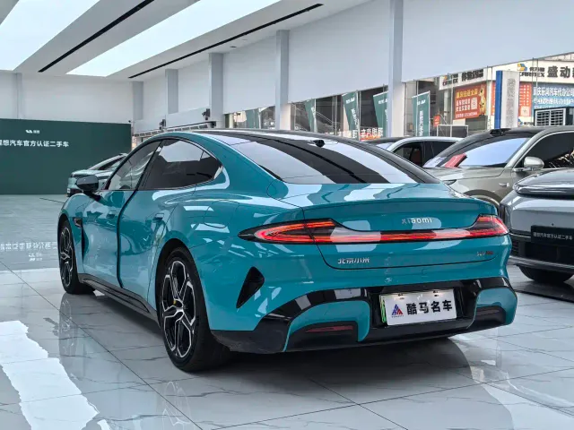 Xiaomi SU7 — Фото автомобиля 13